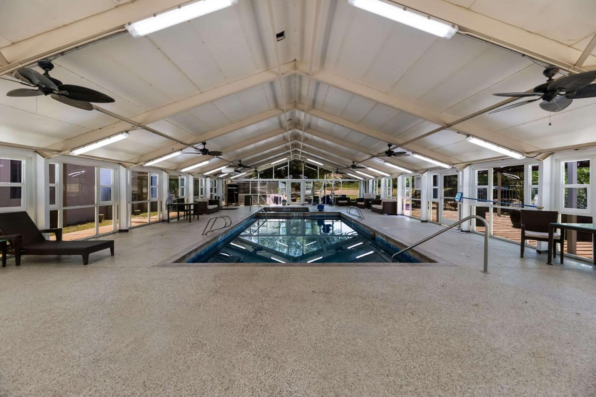 סן אנג'לו Suburban Studios מראה חיצוני תמונה